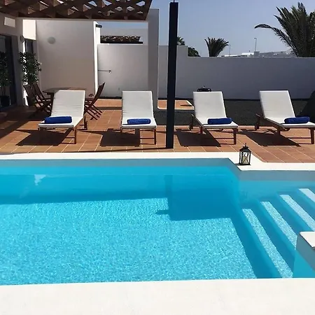 Miramar A9 Beautiful Playa Blanca With Private Heated Pool And Wifi Villa *
